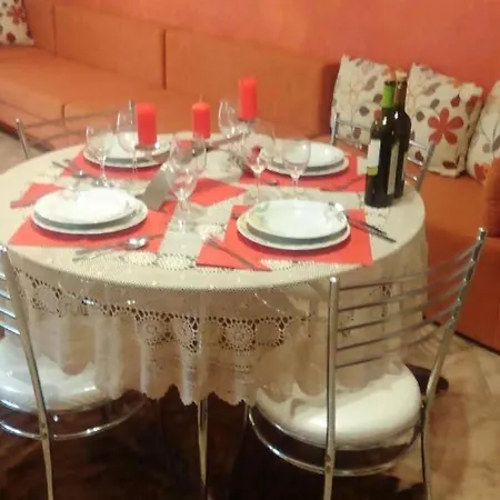 In Duba With Terrace, Air Conditioning, Wifi, Washing Machine * Pelegrin